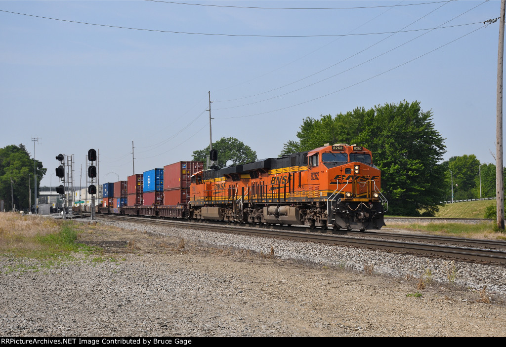 BNSF 8262